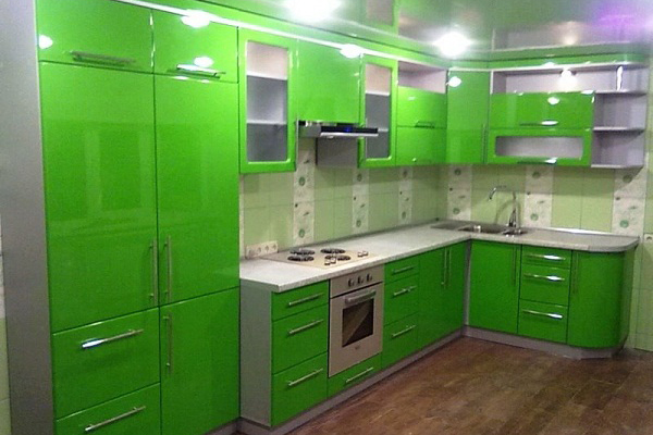 Кухня из зеленого МДФ